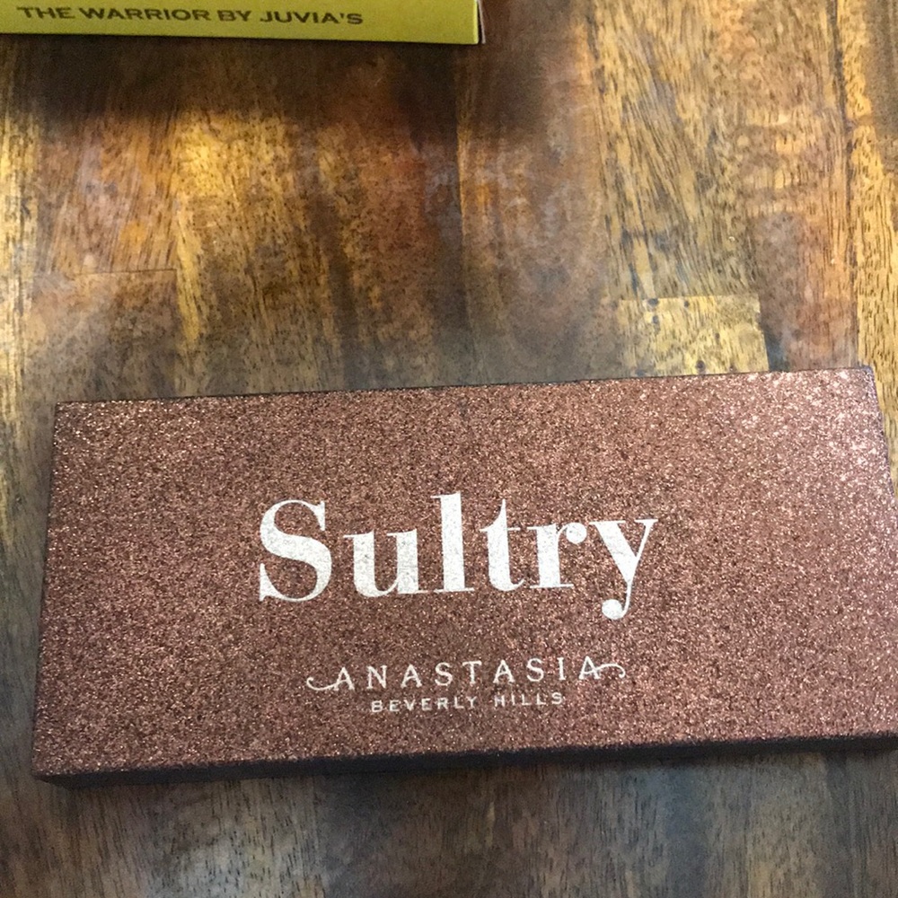 Sultry eyeshadow palette by Anastasia B.H.